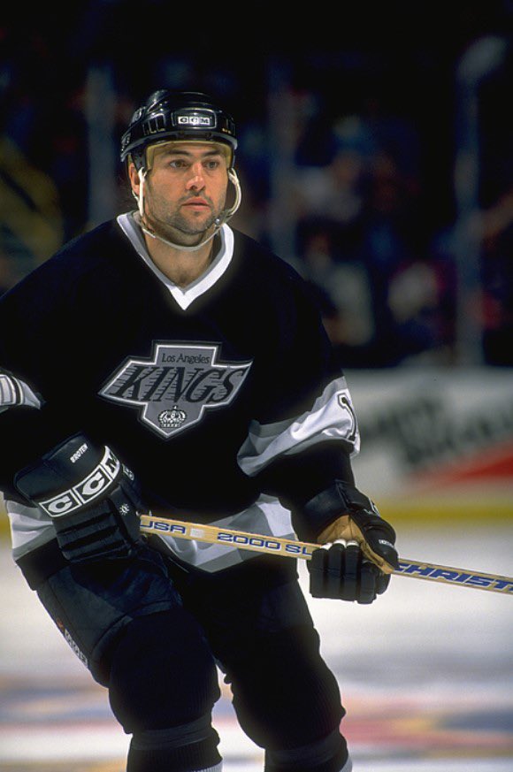 Happy birthday to former forward Neal Broten, who was born on November 29, 1959.  