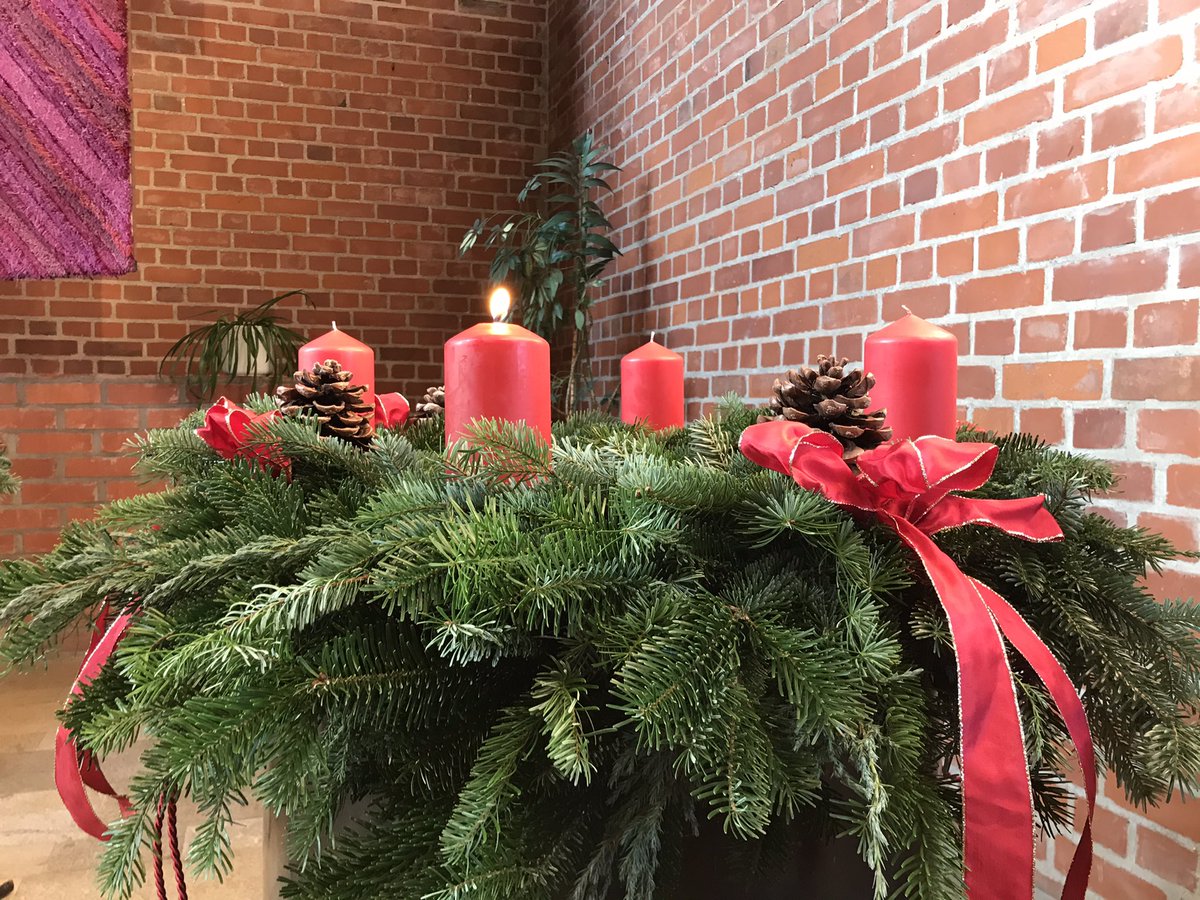 Gesegneten Advent!!!! 
„Machet die Tore weit und die Türen in der Welt hoch, dass der König der Ehre einziehe.“ (Psalm 24) 
#adventsfreude #gottinsherzlassen #elkb #bayernevangelisch
