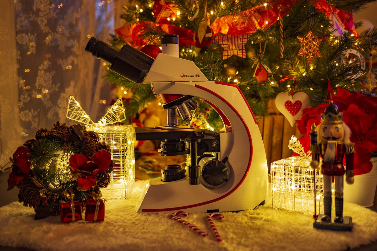 binomanianews's tweet photo. Ogni domenica, sino a Natale, proporrÃē un regalo intelligente da donare ai piu' giovani. Questo ad esempio ÃĻ un microscopio biologico. Genitori...meditate e aprite le menti dei vostri figli... #christmas #microscope #regalidinatale #shopping #smartgift #phenix https://t.co/wEWWBscqvM
