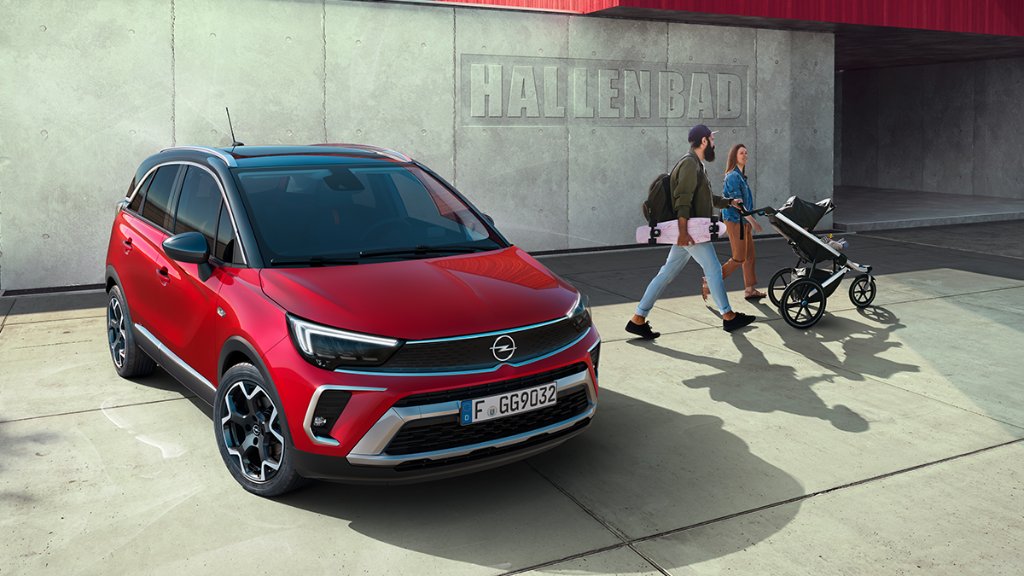 Crisp and compact on the outside, versatile and spacious on the inside – the new #OpelCrossland.