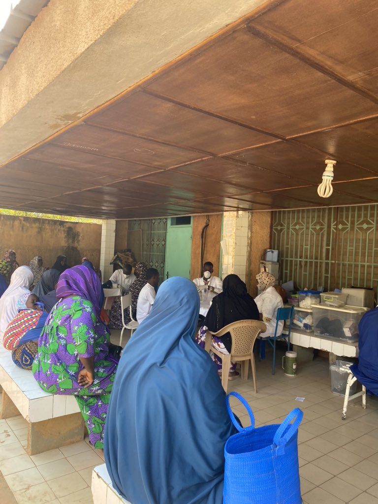 OngMedcom's tweet photo. Dimanche 29 Novembre, campagne de dépistage du diabète et de l’HTA au CSI Nouveau Marché à Niamey. Beaucoup de personnes détectées pour les 2 affections et prises en charge. https://t.co/YmLtmdcjwD