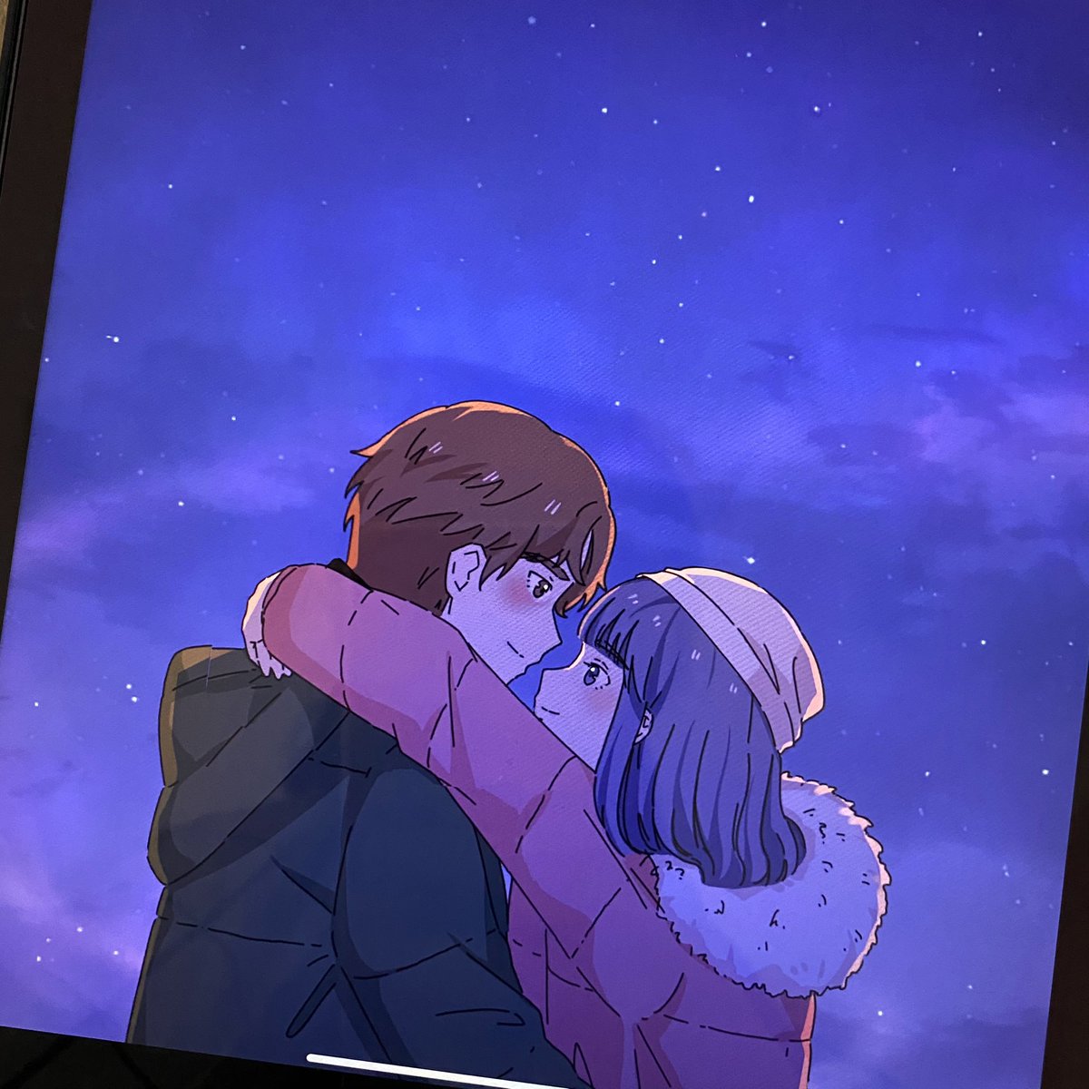 一个人真正独立起来
是一件特别可怕的事情。

因为无所期待 也就无所畏惧
从此眼光就只落在自己身上。

其实关于生活 我们早已心知肚明
就无需过多煽情了。

做人倔一点万事都能熬过去。