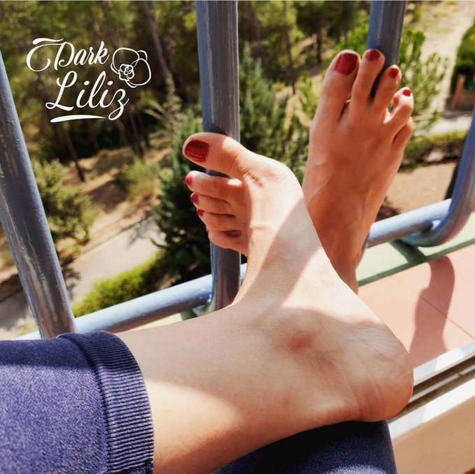 Weekend is over 😔 but I took some nice shots for you 🖤  #feet #toes #toeslovers #sexy #feetfetishworld<a href="/tag/sexy"class="tags"><span>#sexy</span></a><a href="/tag/feet"class="tags"><span>#feet</span></a><a href="/tag/feetlovers"class="tags"><span>#feetlovers</span></a><a href="/tag/toes"class="tags"><span>#toes</span></a><a href="/tag/prettyfeet"class="tags"><span>#prettyfeet</span></a><a href="/tag/barefeet"class="tags"><span>#barefeet</span></a>