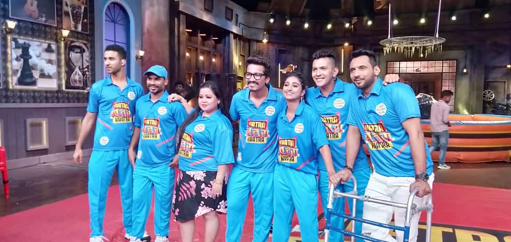 MohenaSinghWeb's tweet photo. #ThrowBackDiaries
Gorgeous,
Mohena Kumari Singh @SinghMohena 📷 during shoot for Khatra Khatra Khatra along with @writerharsh @colorstv @bharti_lalli
#ColorsTv #KhatraKhatraKhatra
#MohenaAddicted #Mohena #MohenaSingh #MohenaKumari #MohenaKumariSingh https://t.co/Ya01XMACQ0