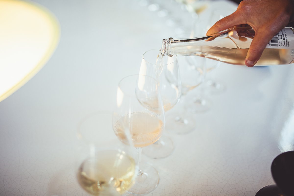 Frédéric Panaiotis, Ruinart's Cellar Master, guides his team to blend the base wines from different grape varieties, different terroirs and also different years for the Non-Vintage Cuvées. When the quality of the base wines allows, the winemaking team will work on a vintage blend