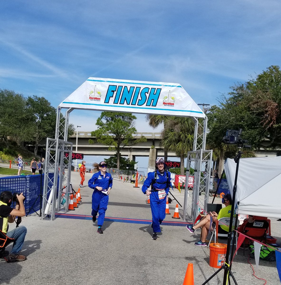 BlakeH2Oz's tweet photo. T+195:18:35 : SPLASHDOWN!!!
The American hero is returned! *Heroes, excuse me. https://t.co/qSCHPqZkvD