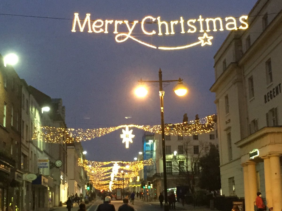 harmoni5e's tweet photo. As always leamington lights are simply amazing and uplifting. #leamingtonguide https://t.co/F0nNfhd91k