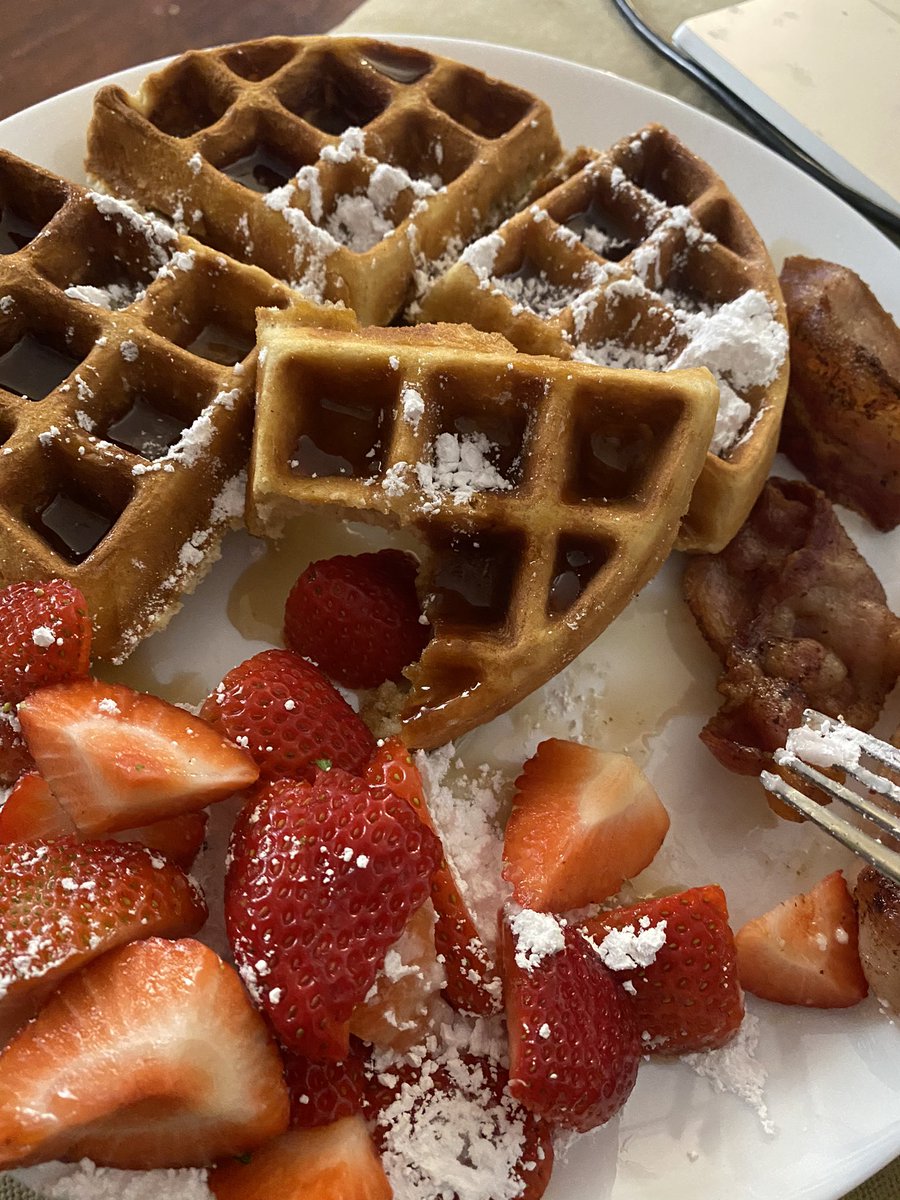 I made some beef short ribs and them Mf’s slipped right off the bone like some wet pussy