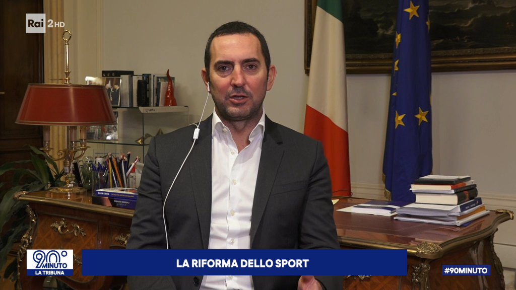 RaiSport's tweet image. Il Ministro #Spadafora ospite a #90minuto spiega la riforma dello #sport approvata questa settimana ⚽
Guarda la diretta streaming 👉 bit.ly/T-raisport-r2