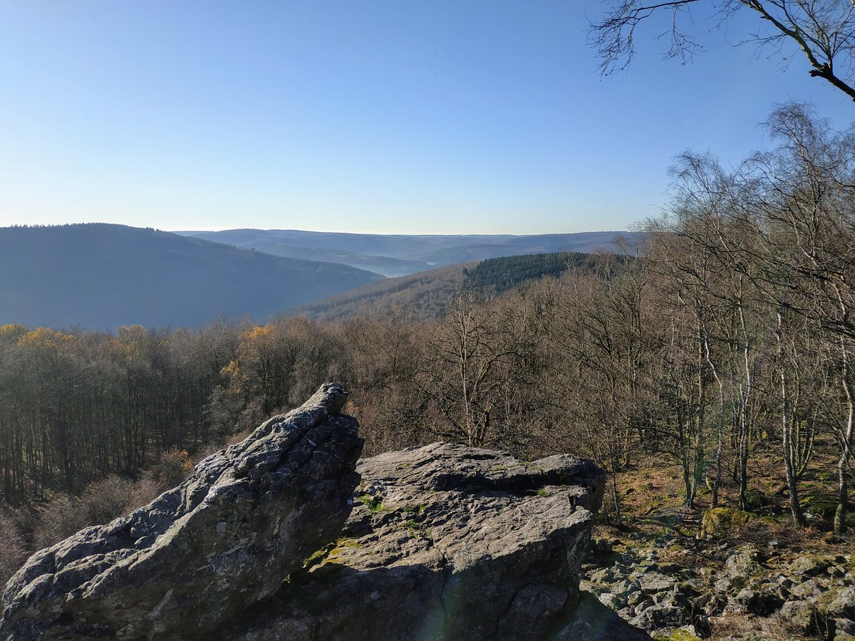 PArdennes's tweet photo. 1°) Roc la Tour,  sur les hauteurs de Monthermé  dans les Ardennes

#Monthermé #Ardennes https://t.co/h8h5iUAAYz