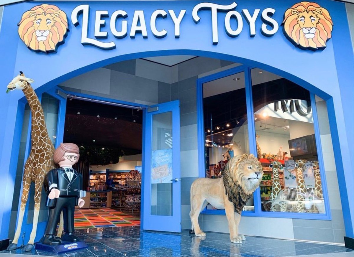 mallofamerica's tweet photo. Today is Giving Fun Day as part of our #8DaysofGiving! Here are some stores with fun deals to enjoy: https://t.co/1HKdSXEsxM https://t.co/Ry5nqlFIq1
