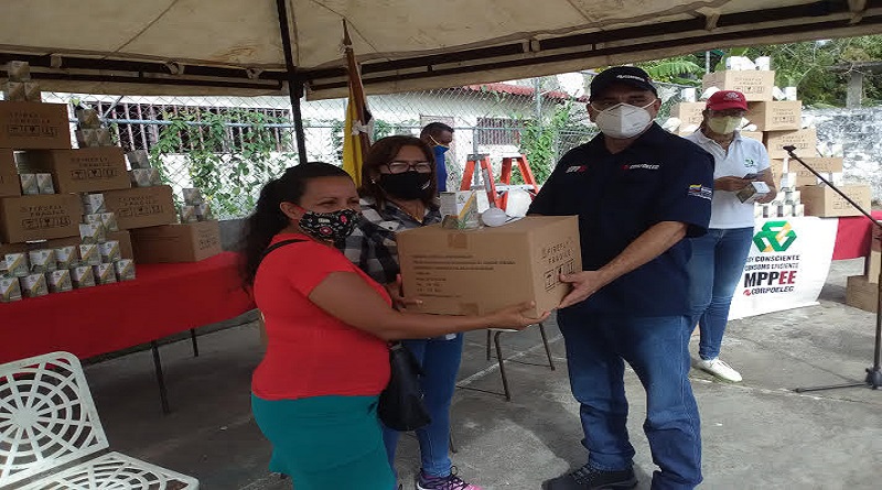 VTVcanal8's tweet photo. Continúa el Plan de Sustitución Tecnológica en varios estados del país

#VenezuelaProtegida

https://t.co/tvLI0h7uUe https://t.co/O5SyWAxHTI