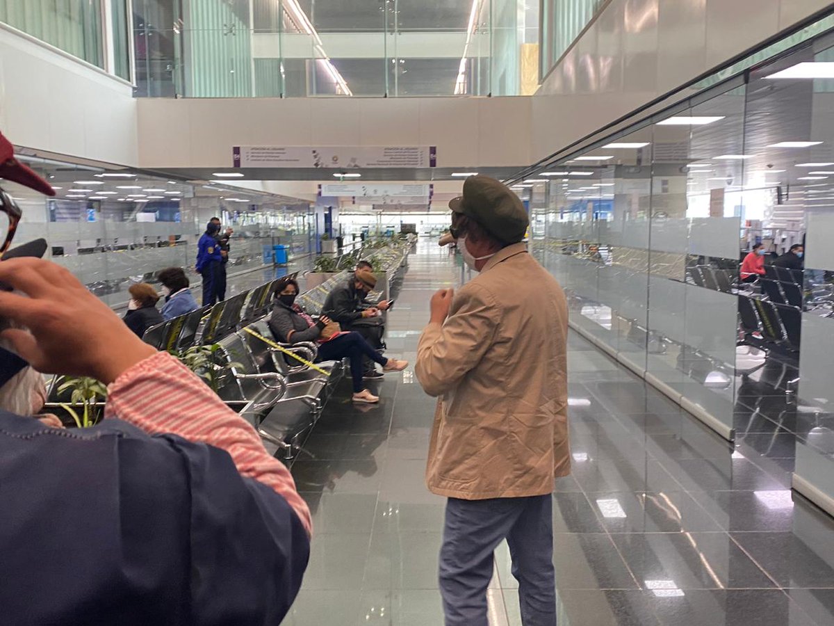 El servicio a la comunidad es un compromiso compartido, la <a href="/ANT_ECUADOR/">ANT Ecuador</a> agradece la valiosa colaboración de Santiago Naranjo <a href="/MijolindoEC1/">Santiago Naranjo E.</a>, por su acompañamiento en las brigadas de licencias en la ciudad de #Quito, para llevar el mensaje a la ciudadanía del trabajo que realizamos