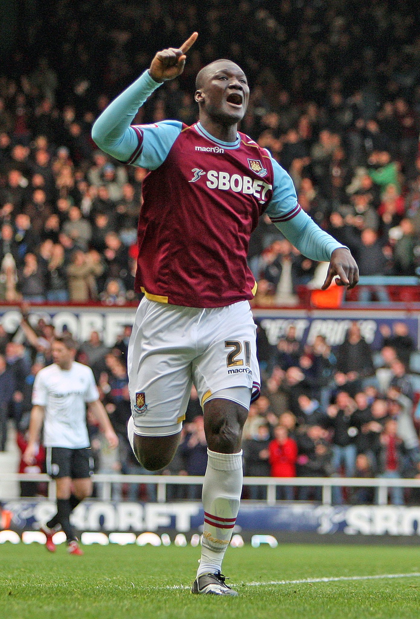 West Ham United on X: Everyone at West Ham United is saddened to learn of  the passing of Papa Bouba Diop at just 42. A part of our 2011/12  promotion-winning squad, he'll