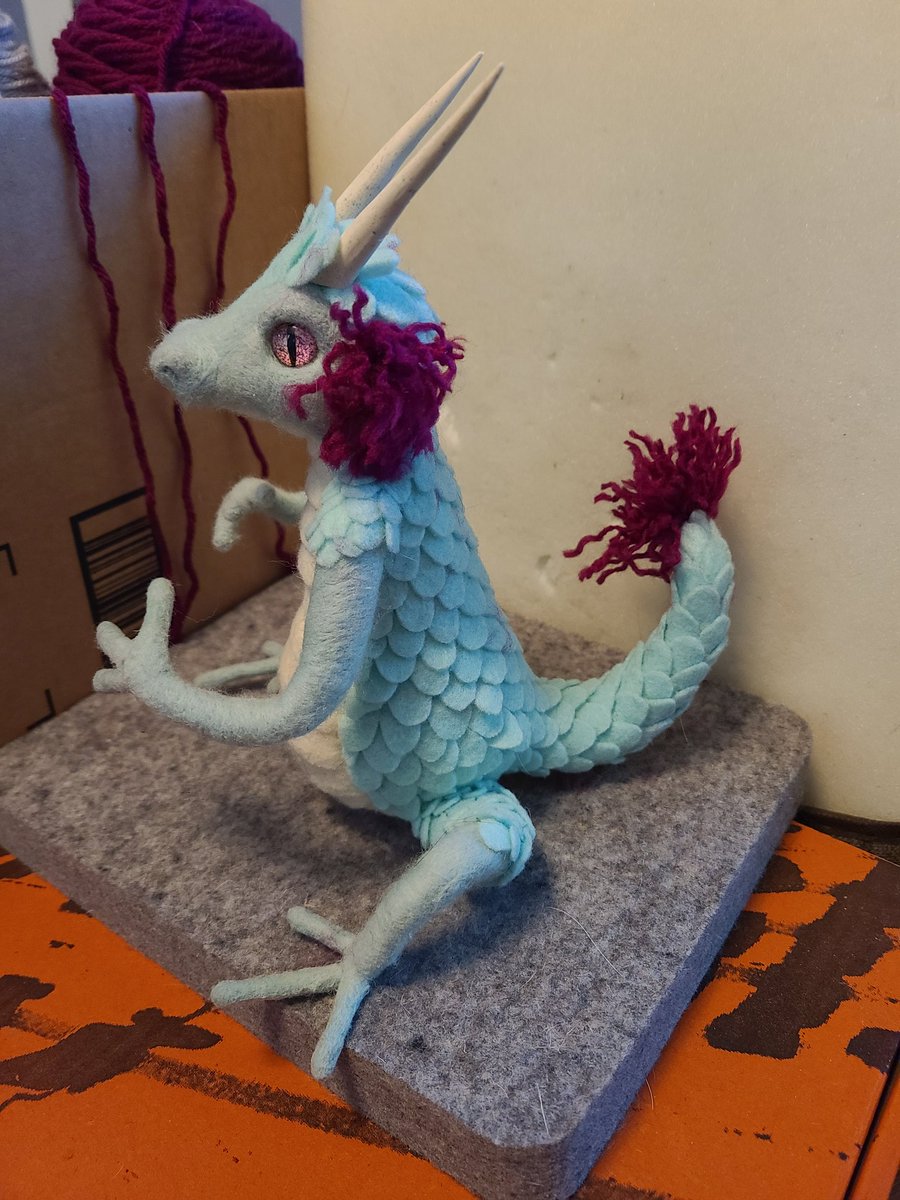 DesignBnb's tweet photo. Done with my desk buddy. Not sure what to name him.
#needlefelting #fiberart #fiberartist #toy #handcrafted #customtoy #creature #critter #feltedsculpture #posablefigures #feltedfigures #scales #deskbuddy https://t.co/Tore2BBkcf