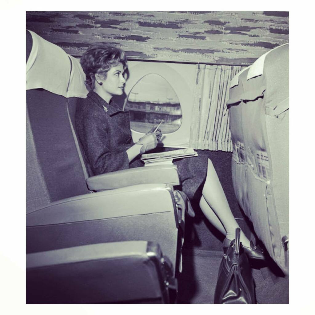 As holiday season is upon us, we will continue our #travelseries starting up with Grace Kelly practicing social distancing on a flight in 1961.
#whowheretravel #gracekelly #hermeskelly #travel #ustravel #socialdistancing 
•
•
•
#cotarde #stillatraveler #instatravel #celebrit…