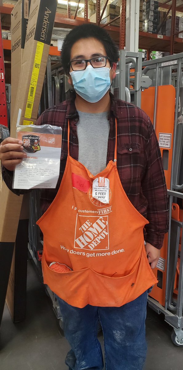 🚨Homer Alert!!🚨 Humberto receiving his first Homer Award for building strong relationships and ensuring all departments have a good close. Keep up the great work!