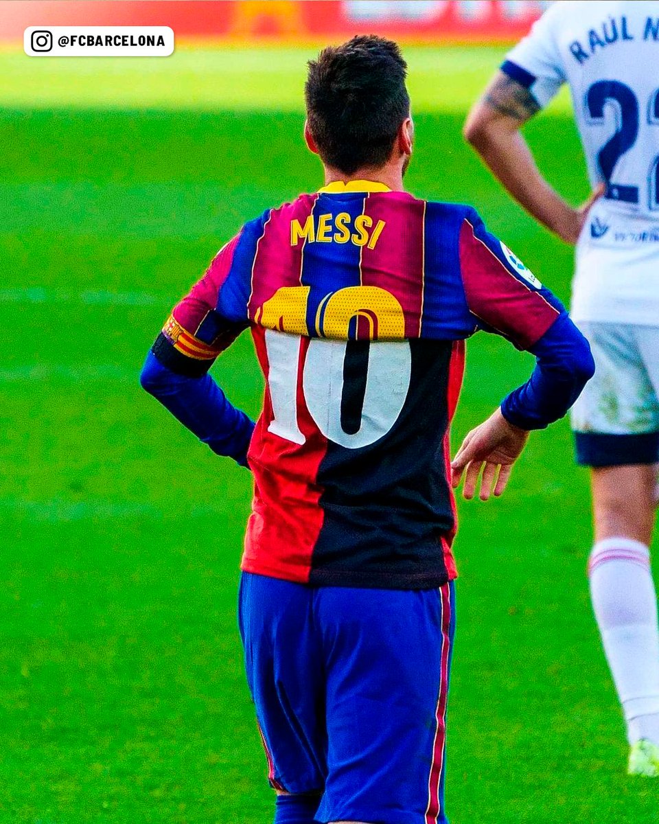 TNTSportsBR's tweet photo. QUE FOTO ABSURDA! 1️⃣0️⃣ #Barcelona #Messi #Maradona https://t.co/0kFM3TAemw