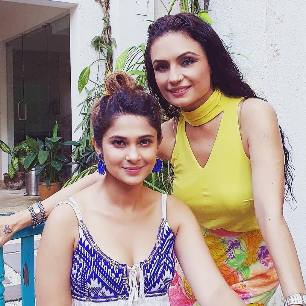 JenWingetGang's tweet photo. May their bond stay like this forever!❤ 
@jenwinget @KavitaGhai3 https://t.co/56N9PrMXTs