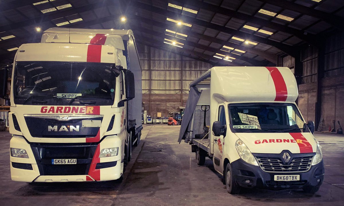 htgardnerdistr1's tweet photo. Our husband and wife team at Gardner’s 🚛

🦘 Mr and Mrs Skippy 🦘

Picture courtesy of ‘Skippy’ one of our Exeter based drivers 🚛

#HGV #HTGardner #ADR #Distribution #Palletised #Keyworkers #Exeter #Plymouth #Southwest https://t.co/nlPzkWa7XW