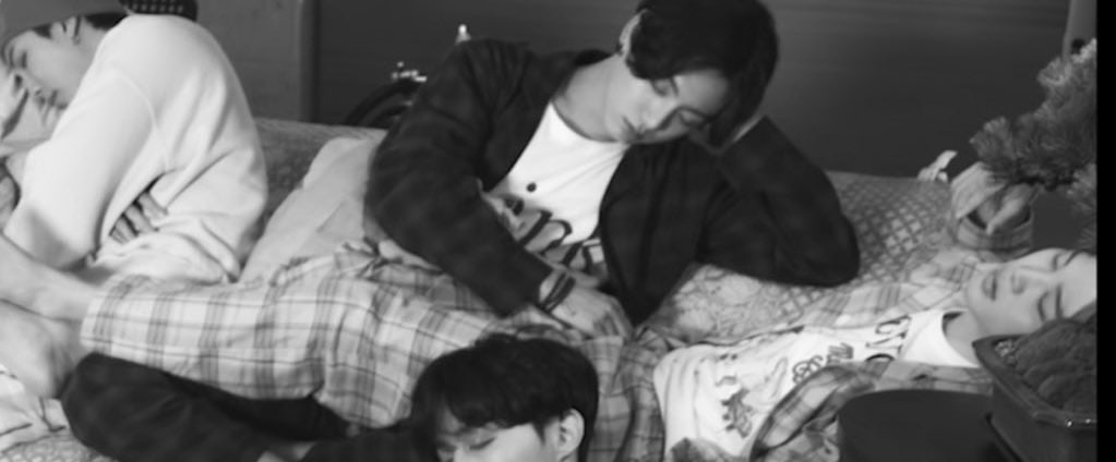 JungKook__Daddy's tweet photo. ААААААААААААА
ЧТО ЭТО ВООБЩЕ БЛЯТЬ ТАКОЕ????? https://t.co/udodCuvmGS