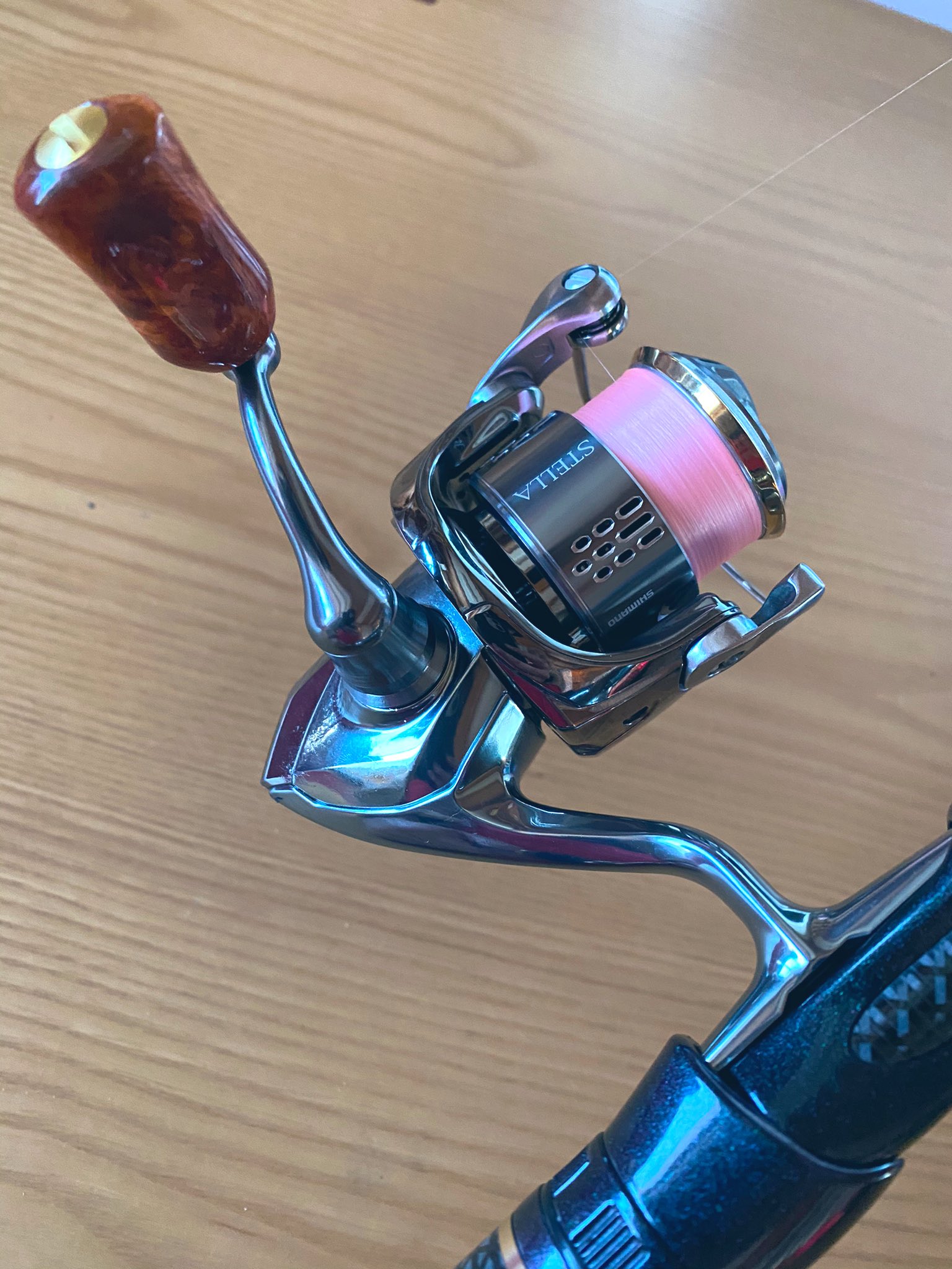 もりりん 純正ハンドルノブが使いにくかったので カルコンbfsから移植٩ ๑ ㅂ ۶ カッコよすぎる アジング 18 ステラ わたらせ樹脂工房 T Co Vjv3jr63oa Twitter