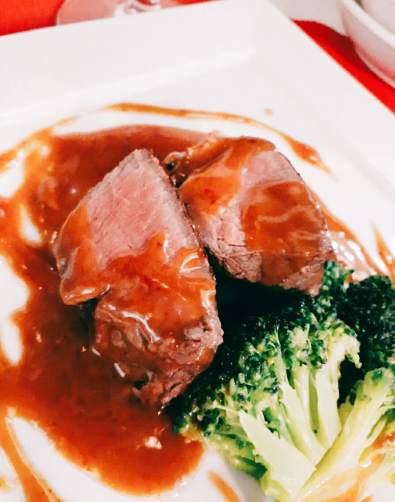昨日は、いい肉の日🍖✨
食べちゃいました～
ローストビーフが絶品😋