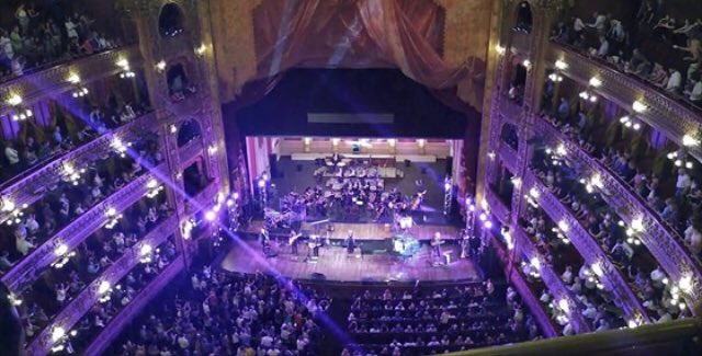 Un teatro Colón colmado y el impresionante concierto de Alejandro Lerner con toda su Banda y la Orquesta Sinfonica del Teatro Colón : indiscutiblemente el momento más sublime del año
@alelernerok https://t.co/CXdGRWNvY1