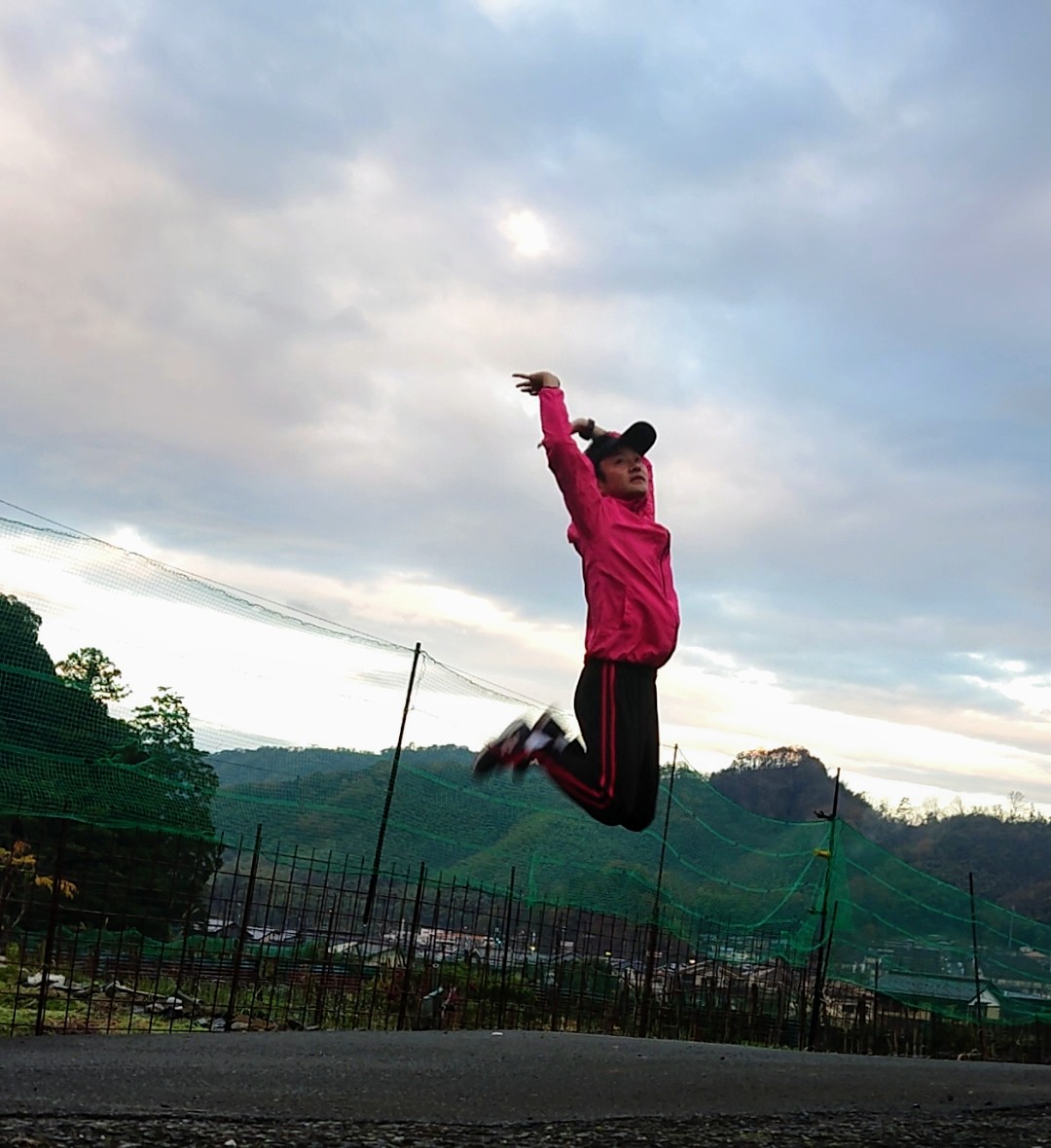 murdar_s's tweet photo. 昨日は30km走ったから、適度な運動で疲労抜きするやで
#M460 #newbalance #ニューバランス
#garmin #beatyesterday https://t.co/EDTGaF0F7z