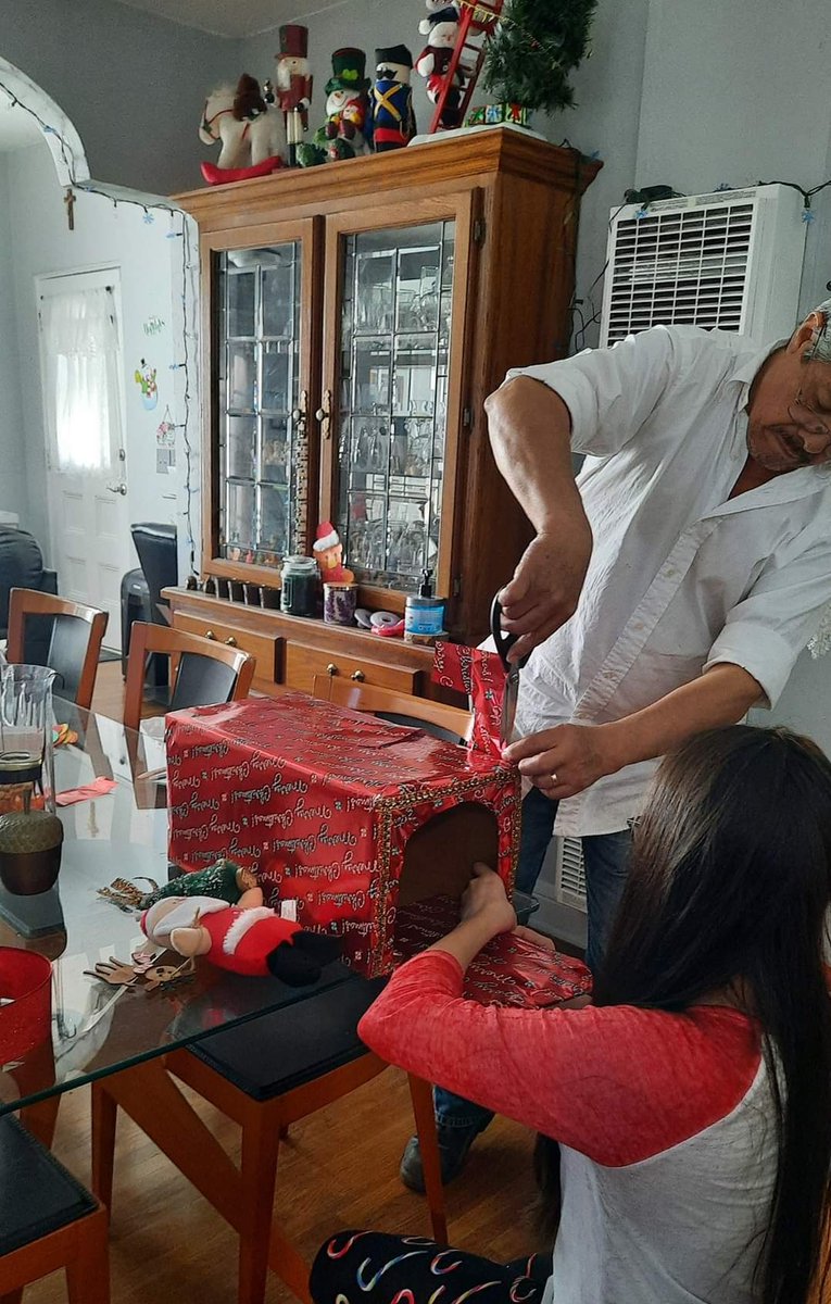 AndyVrenditions's tweet image. Inspired by a Letters to Santa Mailbox I saw at the store. Made my own using an empty @amazon box &amp;amp; some gift wrap paper! Red glitter ribbon was used for the candy cane pole. Topped it off with an old Santa stuffed toy &amp;amp; reindeer ornament! #DIY #MerryChristmas #quarantinefun #art