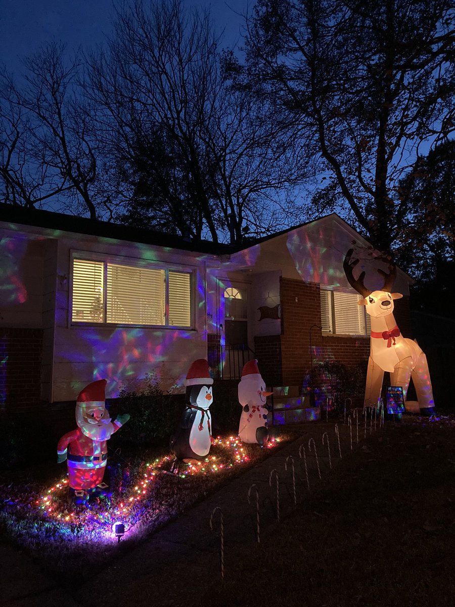 ArmsBizarre's tweet photo. #spreadgoodcheer https://t.co/H90b1A2Ubx