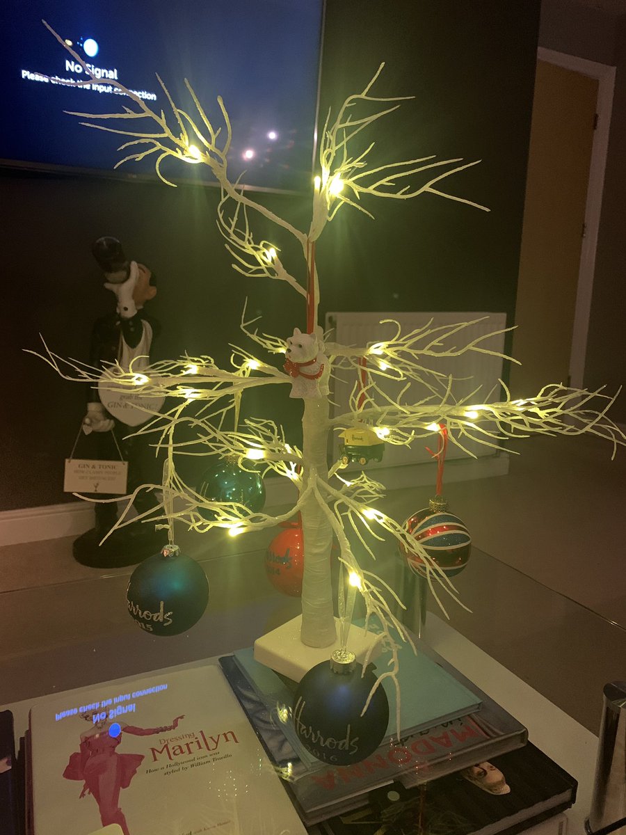 HowieMac77's tweet image. That’s As Good As It’s Getting This Year, Table Tree &amp;amp; Some Bobbles Will Do Just Fine 👍👌 #ChristmasTree #tabletree #Christmas2020