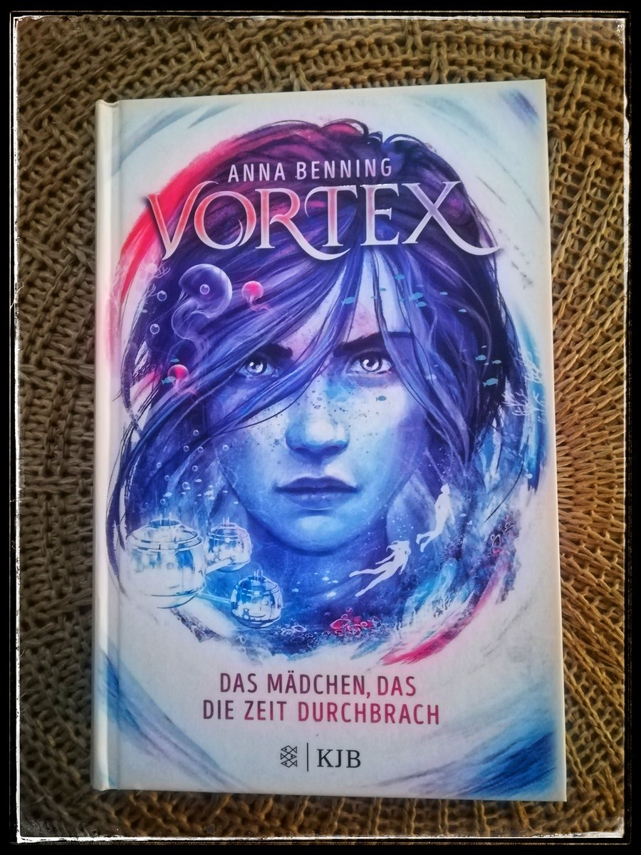 Für mich ein echtes Highlight, dass mich super unterhalten hat! #VortexdasmädchendasdieZeitdurchbrach von #annabenning ist eines der Bücher, die viel zu schnell vorbei sind. #Kopfkino total! <a href="/_s_fischer/">S. Fischer</a> #fantasy #sciencefiction 
nichtohnebuch.blogspot.com/2020/11/vortex…
