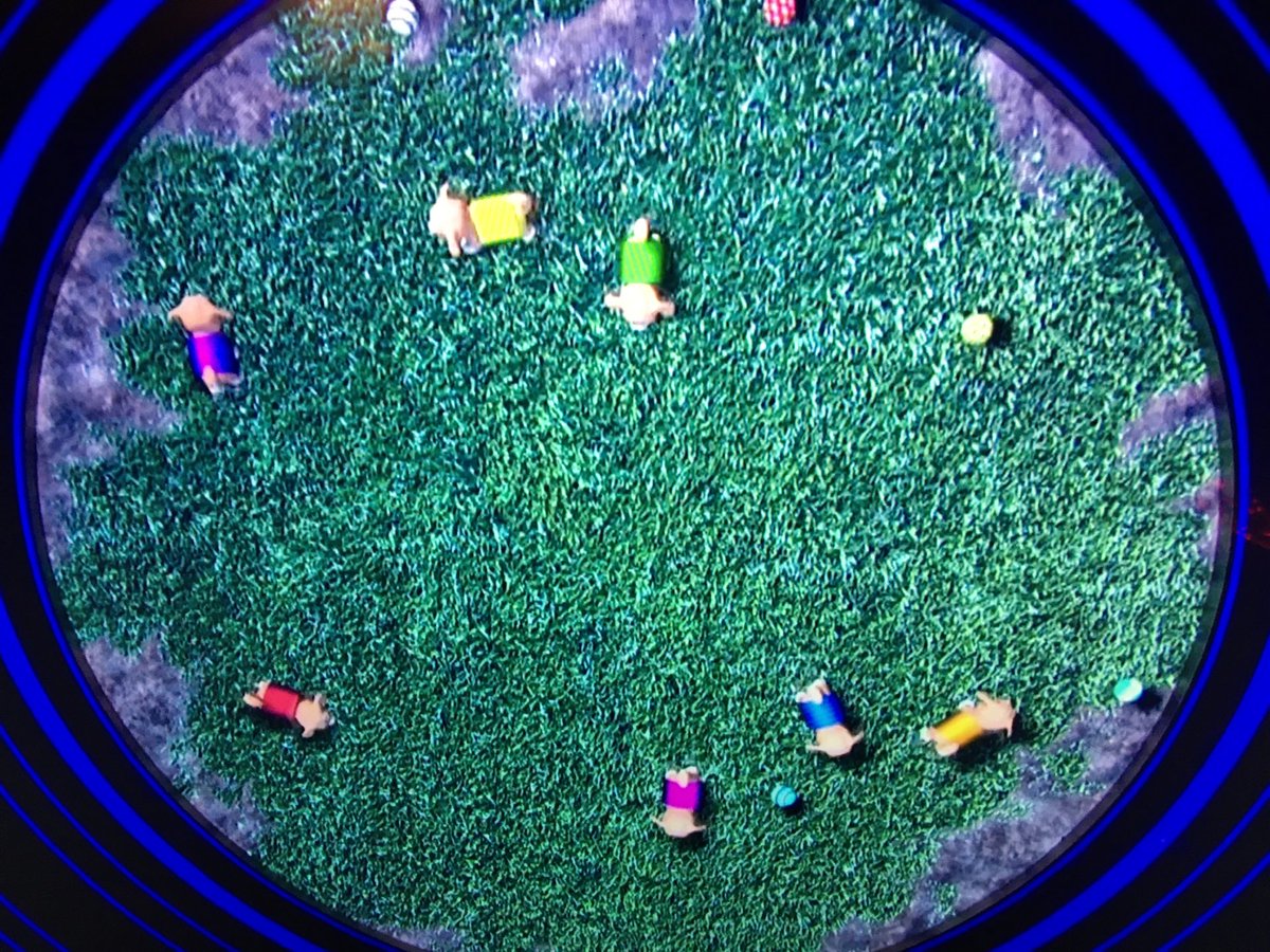 JoolsFox's tweet image. Enjoy playing along with the family to ⁦@5GoldRings⁩ on ITV until the final round. A memory game so when the dogs disappear you have to plot where the blue dog was. Trouble is there are 3 dogs that look like they’re in blue to me ⁦@colourblindorg⁩