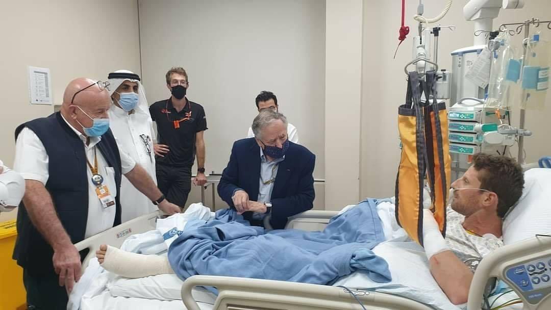 robertdoornboss's tweet photo. Goed nieuws. 🙏🏻 Update van het militair ziekenhuis in Bahrein. Romain is nu buiten gevaar. Zijn longen worden in de gaten gehouden maar de situatie is onder controle. Brandwonden op zijn handen zijn de belangrijkste verwondingen. Geen breuk aan zijn lichaam. 👌🏻 @fia 👌🏻 https://t.co/7t4ipi2MUE