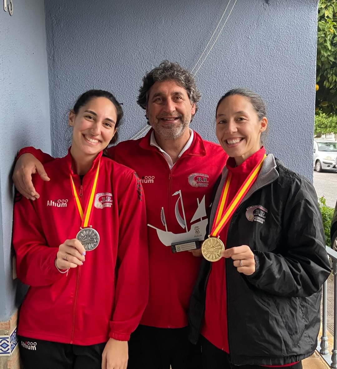 acelitesevilla's tweet photo. ¡Excelentes resultados conseguidos en el Cto de España por el @Rinconadabadmin!

🥇 @lauramolifer Dobles Femenino
🥈 @martamolina98 y @nereadiazbdm en Dobles Femenino
🥇 Jaume Pérez Dobles Masculino
🥈 Carlos Piris Dobles Masculino
🥉 Carlos Piris Individual masculino https://t.co/WykBAeXniJ