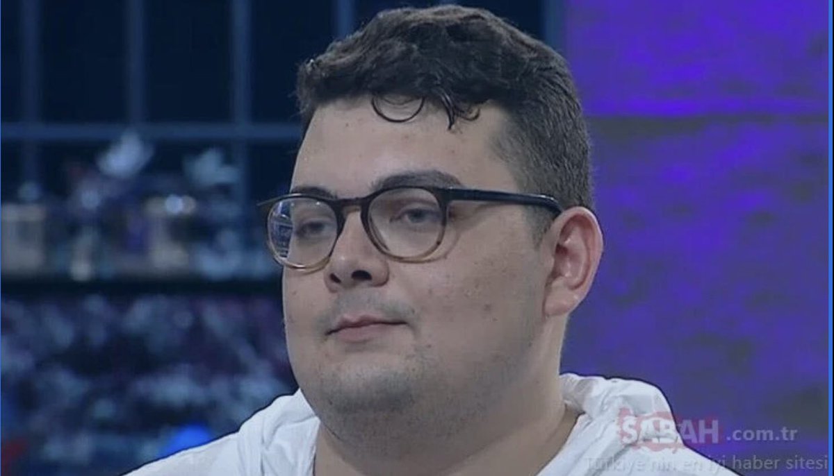 UK250463's tweet photo. Eray champ dikkat, hata yapmak yok ☝️
Güveniyorum sana capitan, you‘re the cool one !😎
#masterchefturkiye2020 #WalisonFanClub 🇧🇷 #Walison #masterchefturkiye
#OneWorld 💙 https://t.co/bEWzbuyCLj