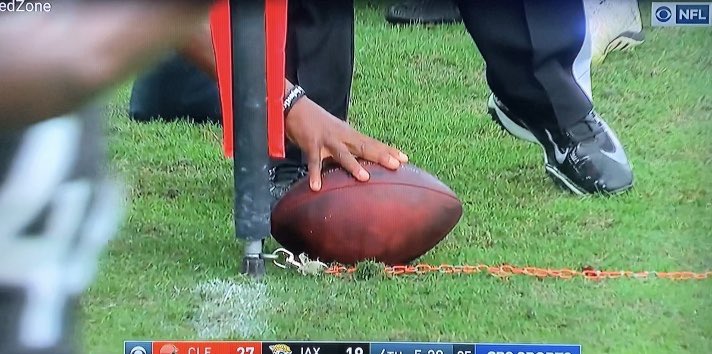 LeBatardShow's tweet photo. How is this not a first down? -🃏 https://t.co/5OJLKdpxf8