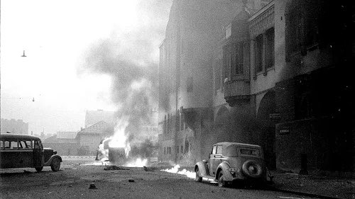 ArtoNatkynmaki's tweet photo. 30.11.1939 #Talvisota #Helsinki #vinterkrig #winterwar #suomi #Finland https://t.co/Ze6QFEYxqS