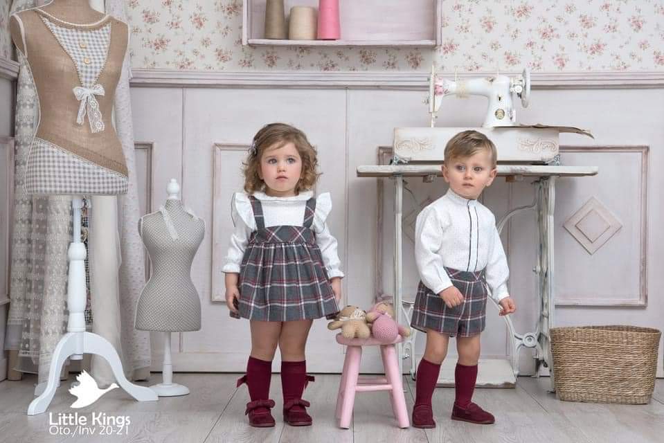 LittleKingsPlas's tweet photo. -3️⃣0️⃣%❗️Nuestros complementos para paseos de #Navidad 🎄 por la plaza.😉Están a punto de encenderse las luces. #Diademas #Lazos #Pinzas❤️ ¡Ahora con descuento! https://t.co/PLQ0RV4ael