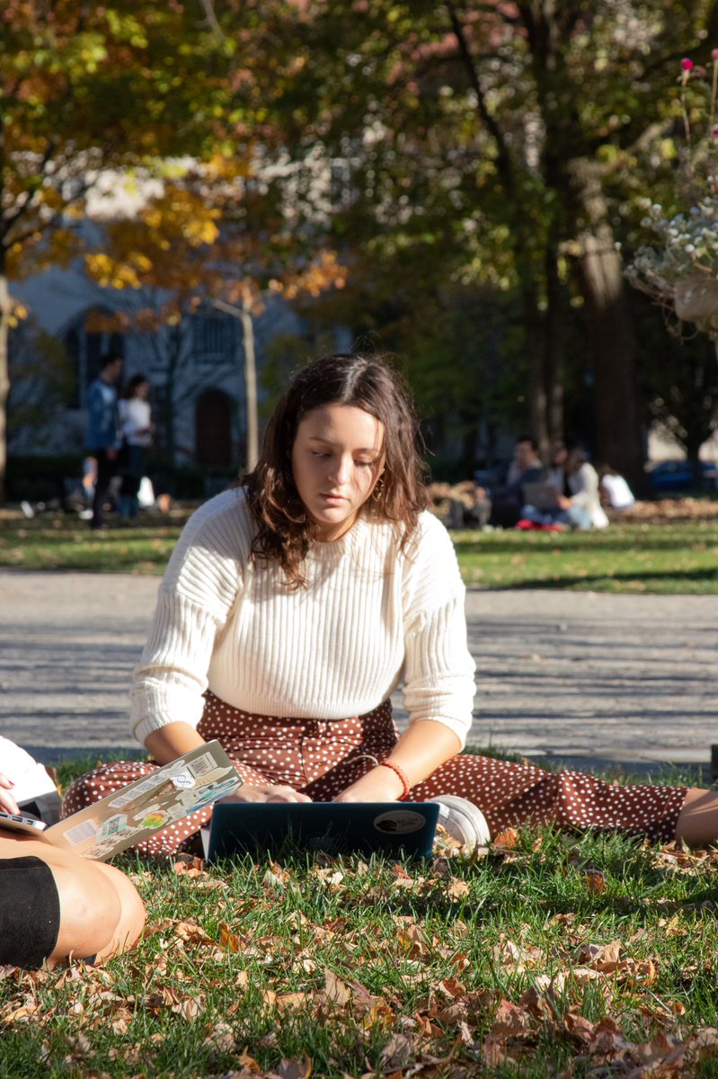 classicsynergy's tweet image. If you think the fall season went by to quick, we do too! Hope you got a chance to take advantage of those gorgeous days like these students did to study and enjoy the scenery.
#uchicagocampus #uchicago #studyflow #campuslife #fallinchicago #fallvibes #falloutfits #fallcolors