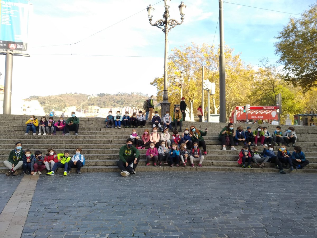 EscolapiosBi's tweet photo. Actividades de Azkarrak, Zidor II y Oin I del #MovimientoCalasanz de @itakabilbao completan la semana escolapia.
Gracias a todas las personas implicadas en haber hecho posible la #SemanaEscolapia de este curso y por contagiar tanta vida y esperanza. #contagiandovida https://t.co/G99VMHs6m2