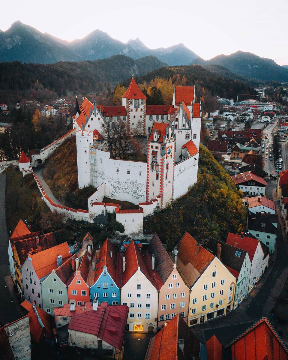 aeisteitiuil's tweet image. High Castle of Füssen, Germany