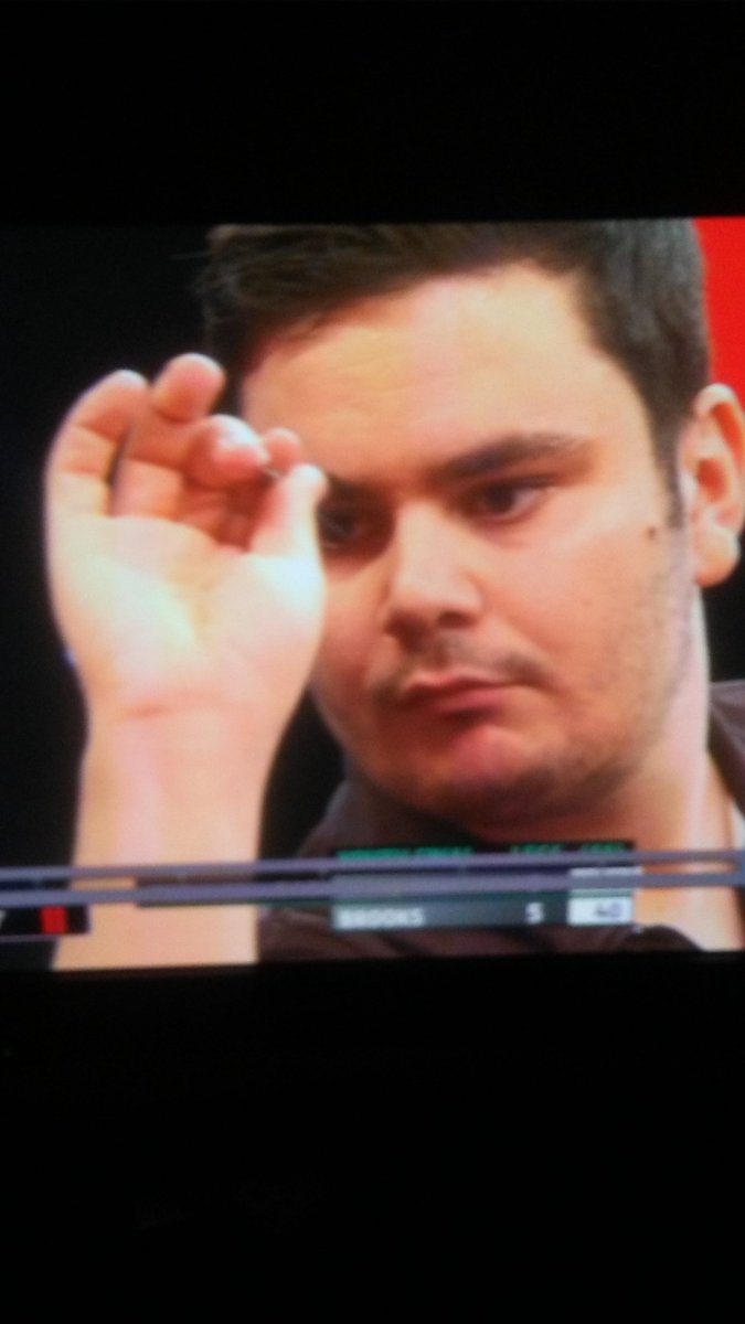 Tonyeast20's tweet photo. @Ash18215516 didn't know u was in the darts youth final ash😂😂 https://t.co/9cyf6BKQ9g