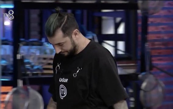 #masterchefturkiye seneler önce olan olayı şuan gün yüzüne çıkartıp reyting aldınız ve şimdide uğuru yolladınız bu çocuğun bütün hayallerini yıktınız,yüzünü eğdirdiniz benim için masterchef burda bitmiştir... #uguryilmazdeniz #masterchefturkiye