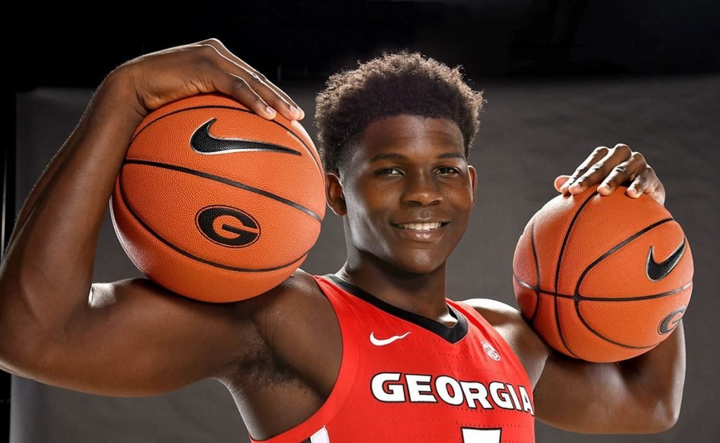 caubasquet's tweet photo. ¡Qué linda sorpresa!
Resulta que (🏆 #U17) 🇺🇸 Anthony Edwards elegido por los Minnesota Timberwolves viene de los Georgia Basketball donde el ex-tatengue @jcambronne3 es parte del cuerpo técnico.
🇦🇹👏 El mejor americano tatengue y el Nº 1 del #draft2020 los une el A. Malvicino. https://t.co/lnU9pd6iBI