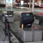 今も昔も実は変わっていない？大きな荷物を背負って仕事をしている人は今でもいる!