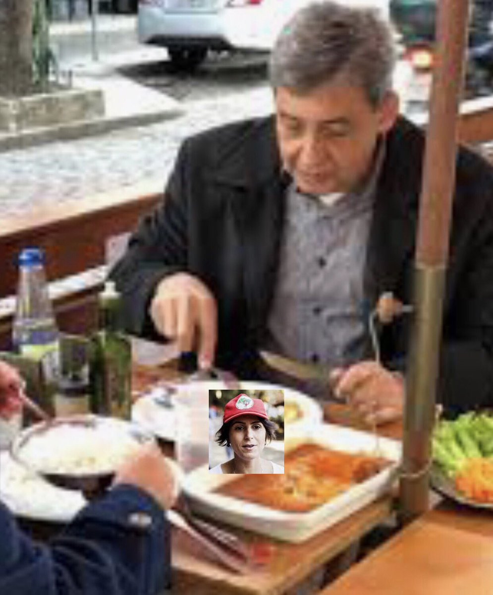 André Fraga ✌🏻 (@andreparko) on Twitter photo Imagens do <a href="/SebastiaoMelo/">Sebastião Melo</a> jantando a Manuela no segundo turno das eleições municipais de Porto Alegre 😂
#melo #AgoraEManuela65 #Eleicoes2020 #EleicoesRBS2020 #EleicoesnaGuaiba #PortoAlegre Imagens do <a href="/SebastiaoMelo/">Sebastião Melo</a> jantando a Manuela no segundo turno das eleições municipais de Porto Alegre 😂
#melo #AgoraEManuela65 #Eleicoes2020 #EleicoesRBS2020 #EleicoesnaGuaiba #PortoAlegre
