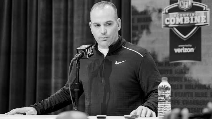 HalfTimeFoot's tweet photo. ¡UNO MÁS A LA LISTA!

Los Jacksonville Jaguars han despedido a su Gerente General, Dave Caldwell. 

 Según fuentes y @AdamSchefter https://t.co/EJAThjjZg4