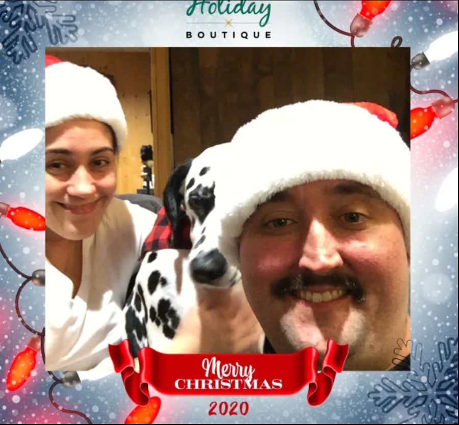 KCHolidayShow's tweet photo. Just because you are at home doesn't mean you cant snap a pic for the Xmas card! Stop by the photo booth to snap a picture of your holiday shopping adventure. https://t.co/tqwyBztd6i https://t.co/ippM74j2AS
